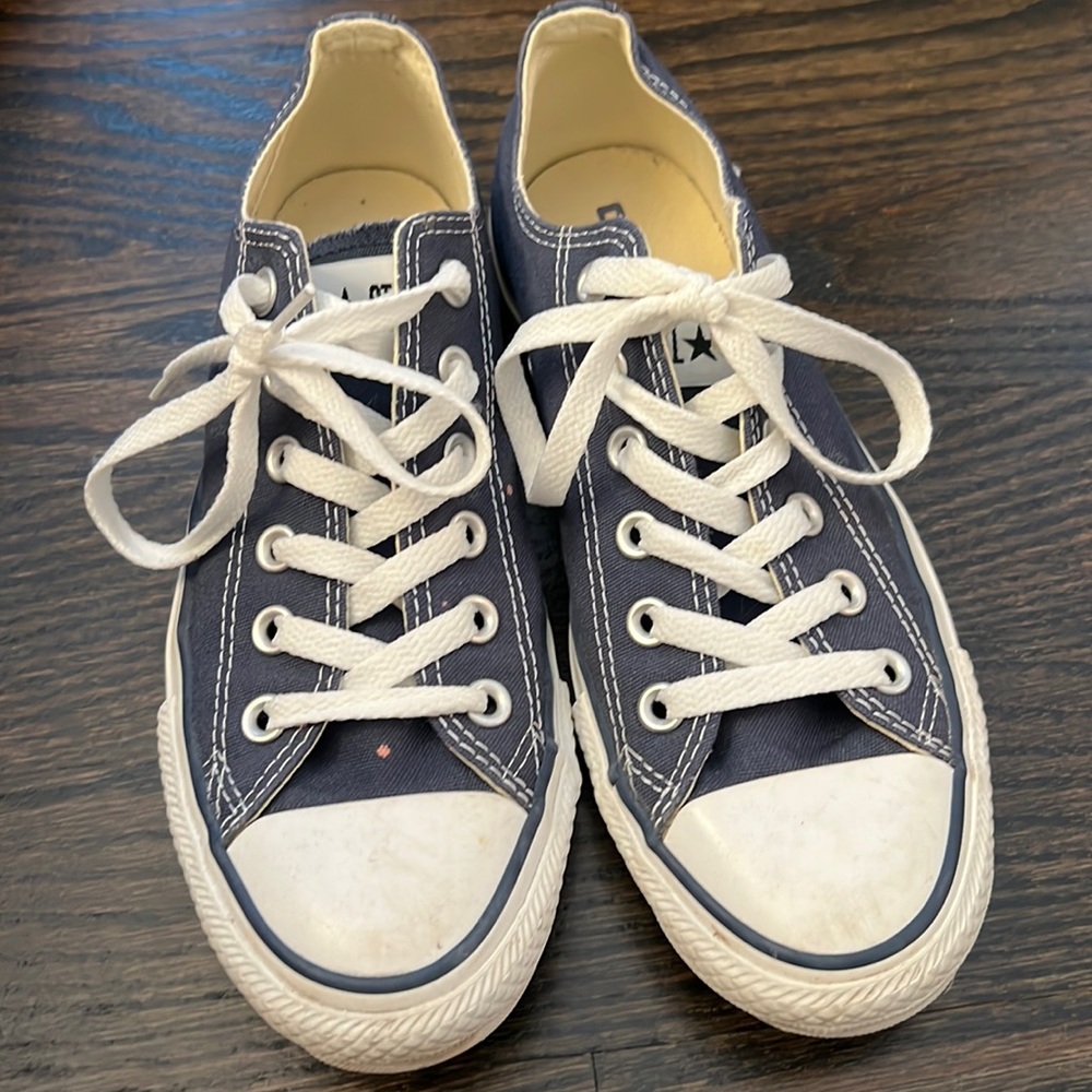 Blue Low Converse Barely Worn Size 8 - image 1